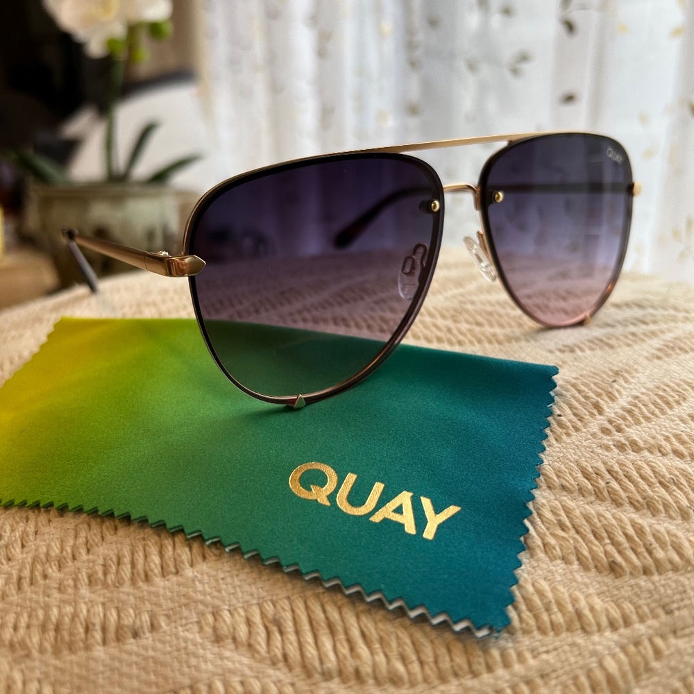 Quay Australia High Key Rimless Gold/Navy/Pink Fade